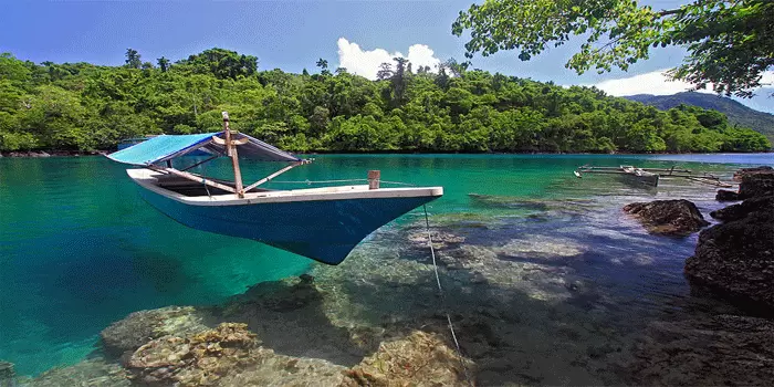 Pantai Teluk Hol Sulamadaha - Daftar Pantai Tercantik Di Indonesia