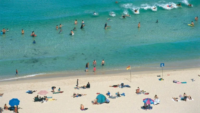 Pantai-Brighton-Wisata-Terbaik-di-Australia-yang-Wajib-Untuk-Dikunjungi