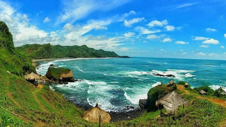 Pantai Menganti, Wisata yang Wajib Dikunjungi di Jawa Tengah