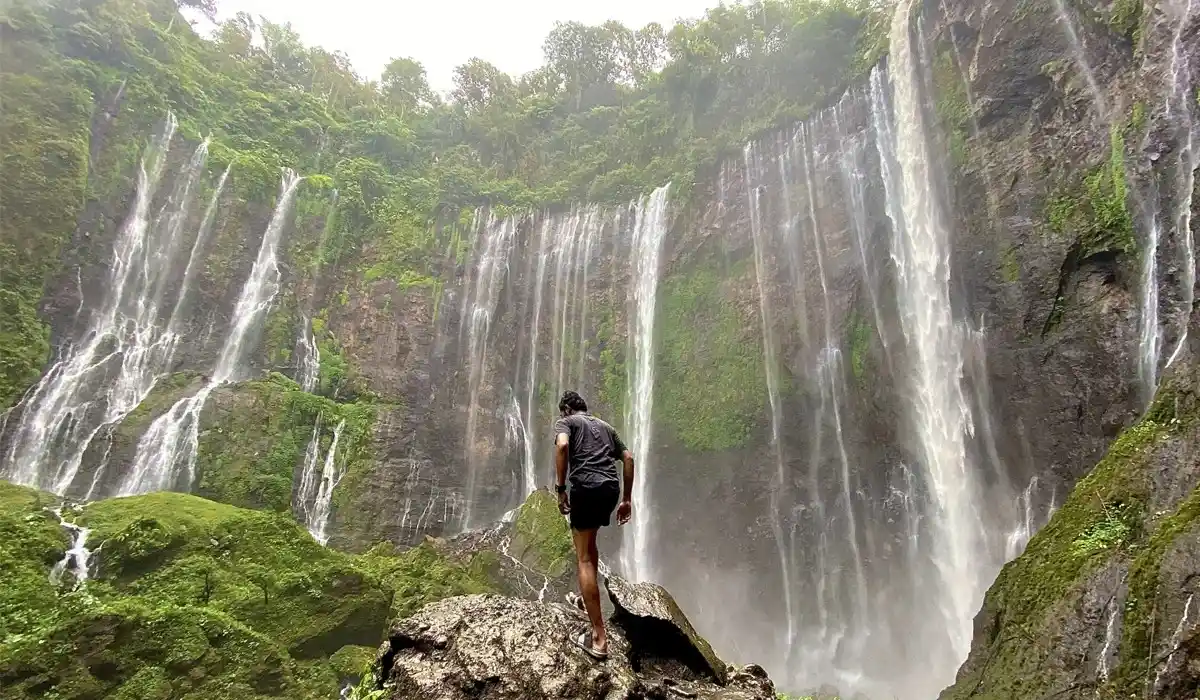 Misteri dan Keindahan Air Terjun Tumpak Sewu di Lumajang
