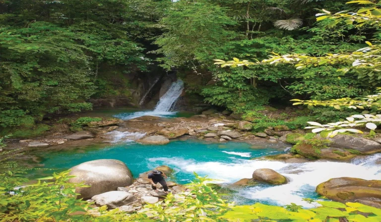 Keindahan Wisata Alam Air Terjun Lau Mentar Canyon