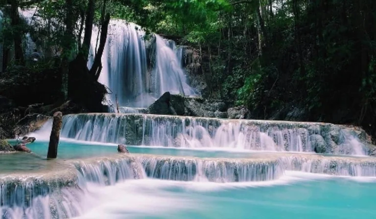 Menikmati-Sejuknya-Air-Terjun-Mata-Jitu-di-Pulau-Moyo