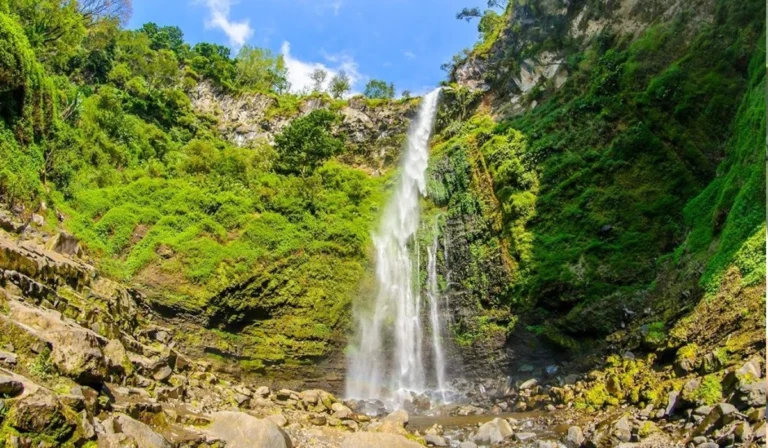 Pesona-Coban-Rondo-Air-Terjun-Eksotis-di-Jantung-Kota-Batu