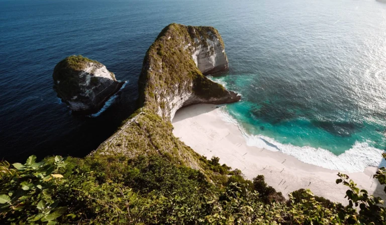 Rahasia Keindahan Nusa Penida yang Jarang Diketahui Wisatawan
