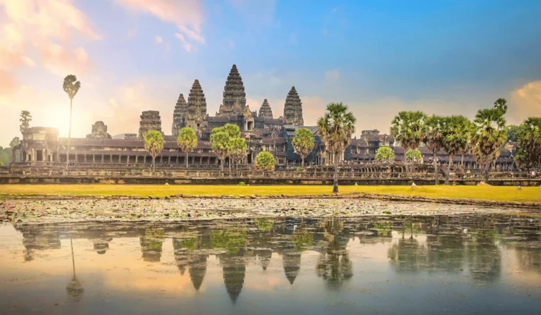 Keindahan Angkor Wat, Candi Legendaris dan Warisan Dunia di Kamboja