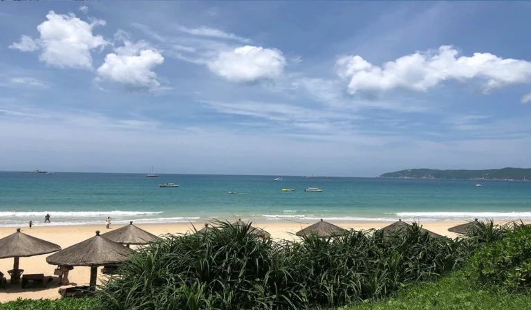 Pesona Alam Yalong Bay, Surga Tropis di Riviera Timur China