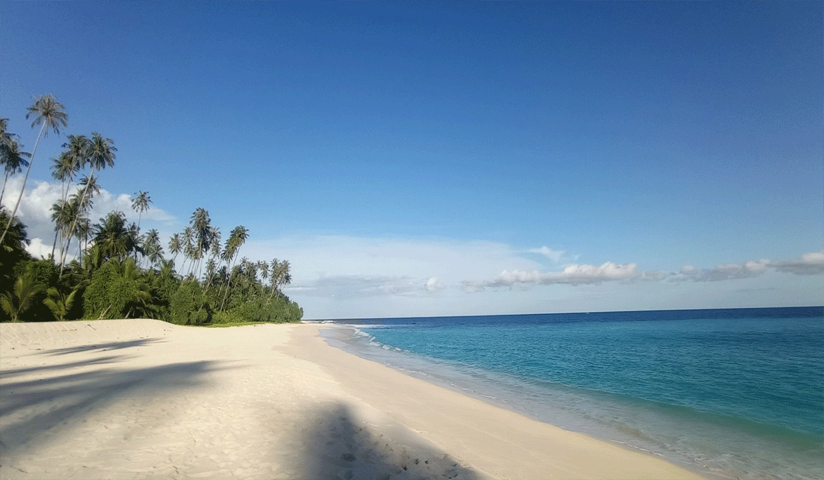 Menikmati Keindahan Dan Kehangatan Pantai Pasir Tinggi Simeulue Aceh
