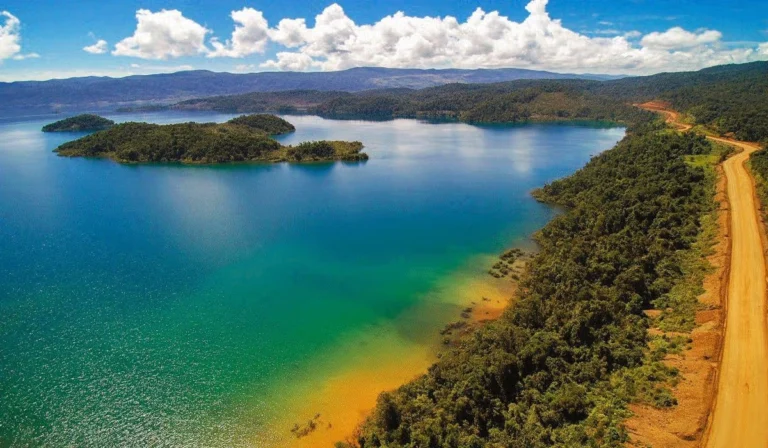 Danau Matano: Keajaiban Alam Dan Misteri Danau Terdalam Indonesia