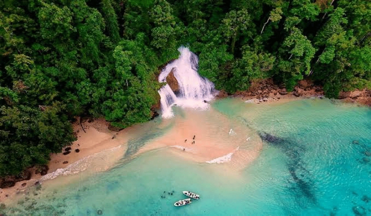 Keindahan Air Terjun Kiti-Kiti, Surga Tersembunyi Di Fakfak, Papua Barat